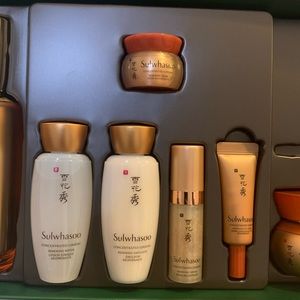 5 pieces Skincare Sampler from Sulwhasoo.